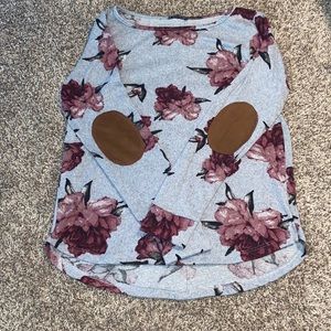 EUC Pink Clover Floral sweater